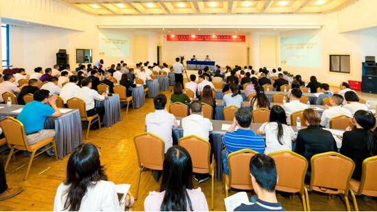 笃志赶路，，，，，，也要仰面寻道