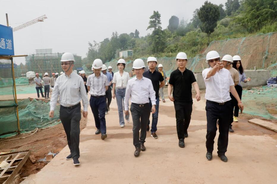 xcsports集团“做大影响力”专责事情组调研聚峰谷项目