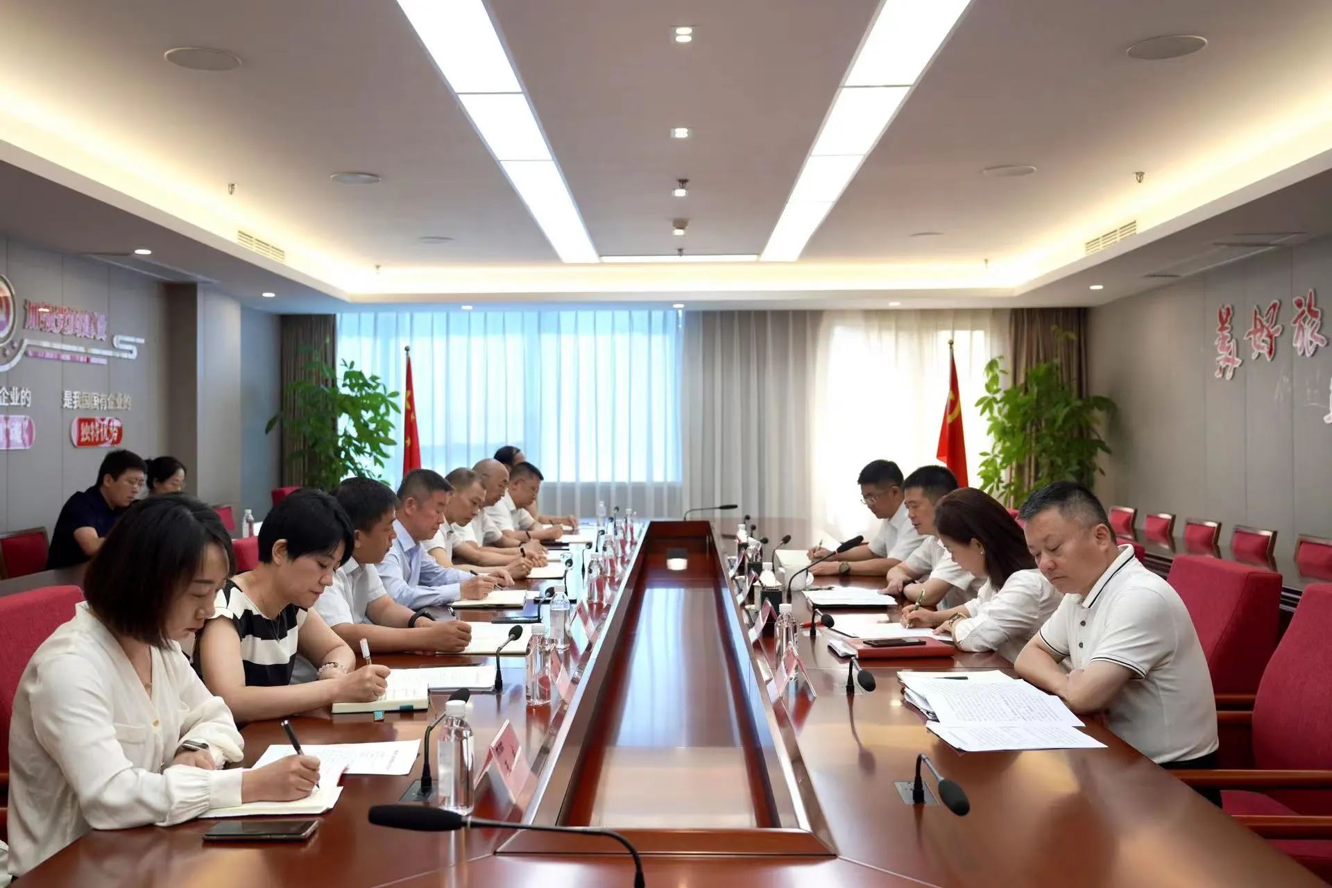 省xcsports集团召开新任职干部任前整体谈话会